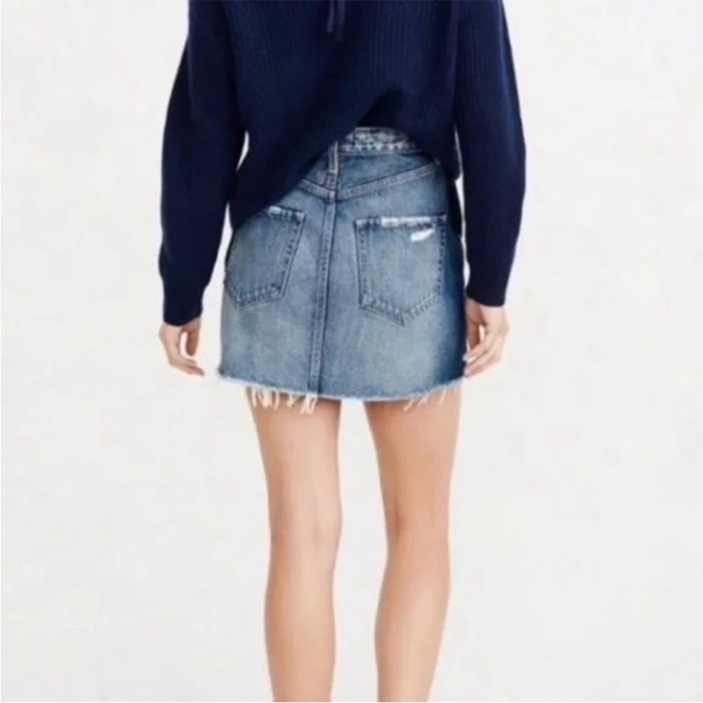 Abercrombie & Fitch Zoe Natural Rise Vintage A-Line Distressed Denim Skirt - Picture 2 of 8